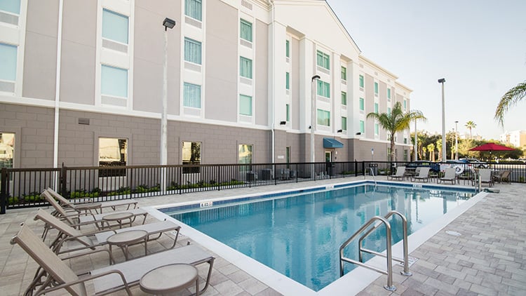 Hampton Inn and Suite Orlando Pool